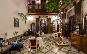 Riad Les Remparts De Fès